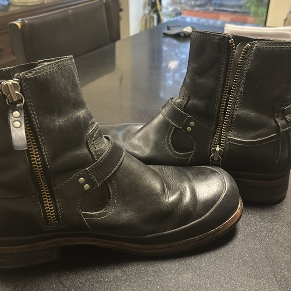 Alston Black boots / UGGS main image 4